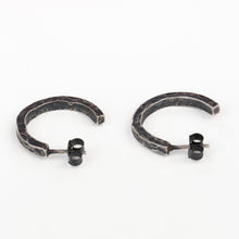 Load image into Gallery viewer, Hammered Bar Hoop Earrings